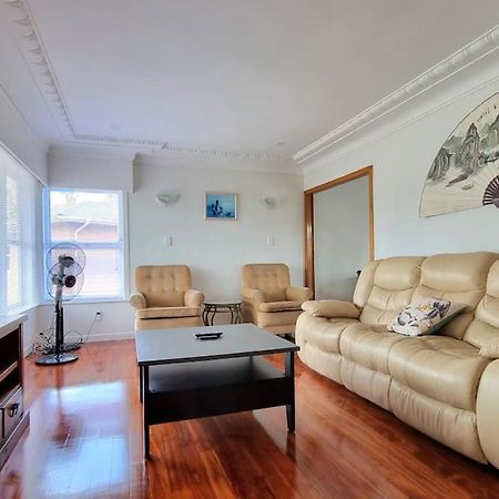 Family Gem In Hillsborough With Free Parking Lägenhet Auckland Exteriör bild